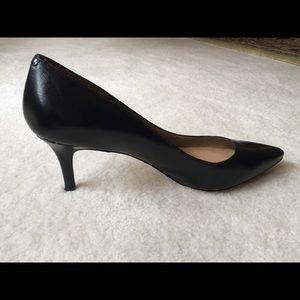 Ann Taylor Classic Pumps